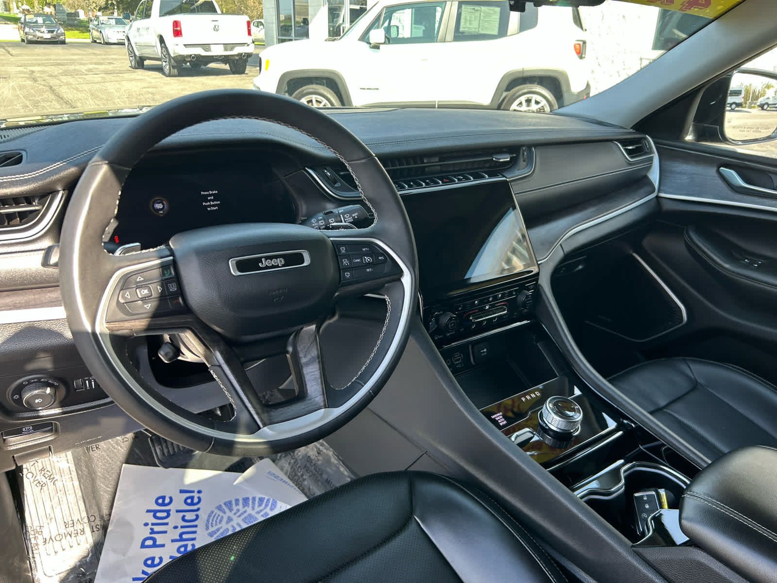 Used 2023 Jeep Grand Cherokee L Limited w/ Luxury Tech Group II AWD/4WD image 16