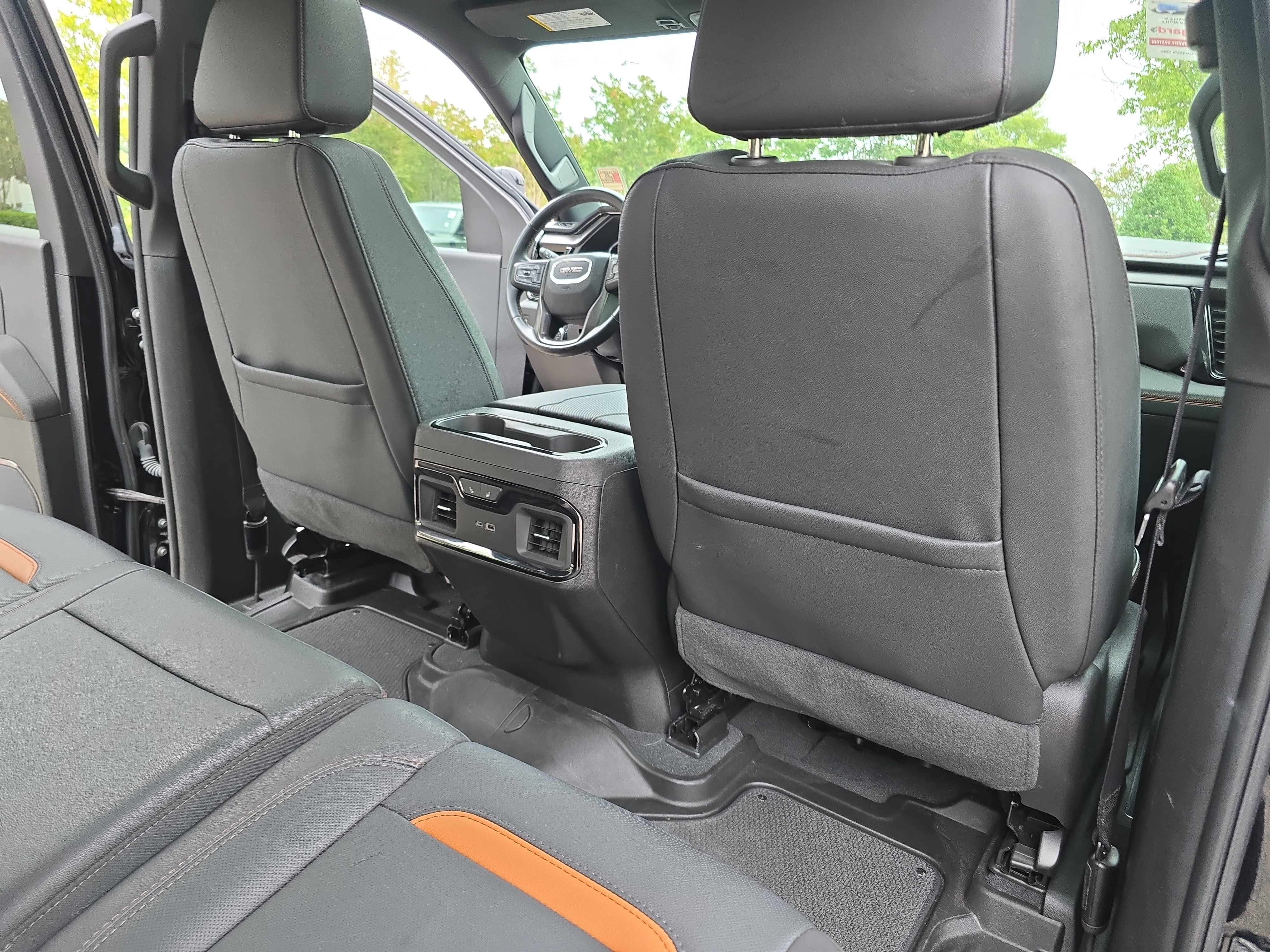 Used 2025 GMC Sierra 2500 AT4 w/ AT4 Premium Plus Package AWD/4WD image 11