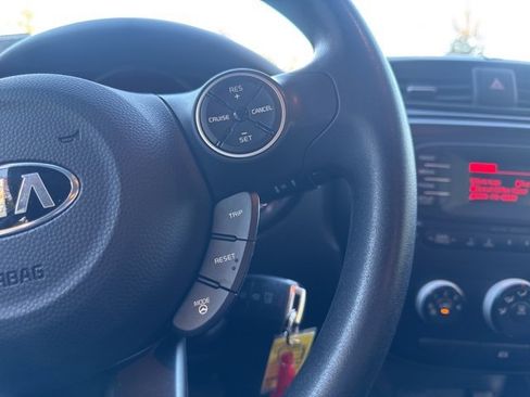Used 2016 Kia Soul Base image 11
