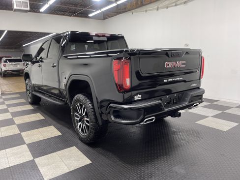 Used 2025 GMC Sierra 1500 AT4 w/ AT4 Premium Package image 2