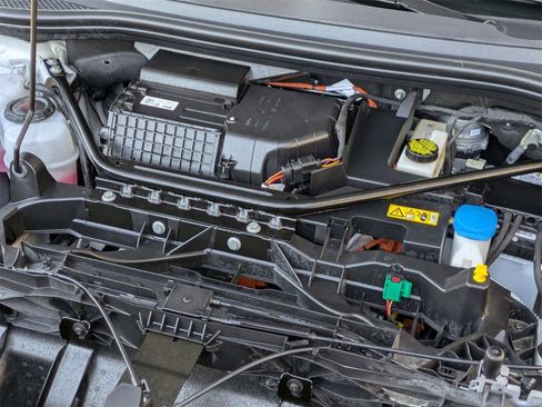 Used 2024 Audi Q4 e-tron Premium Plus w/ Premium Plus image 24