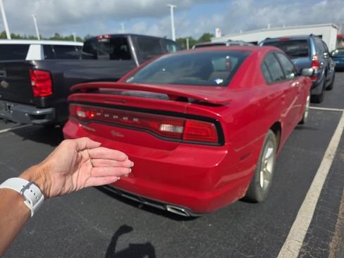 Used 2013 Dodge Charger SE w/ Connectivity Group RWD image 3