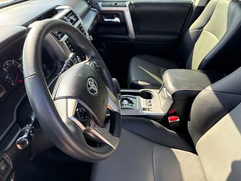 Used 2020 Toyota 4Runner SR5 Premium w/ Moonroof Package AWD/4WD image 21
