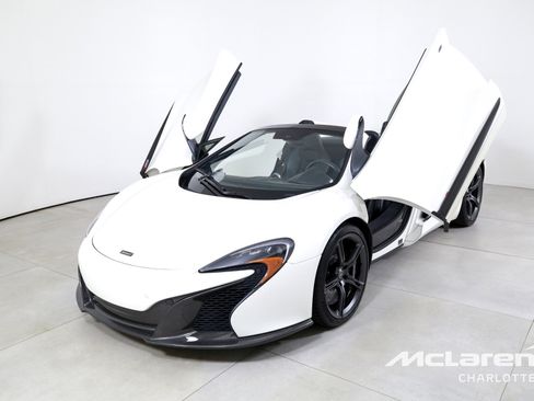 Used 2015 McLaren 650S Spider image 6