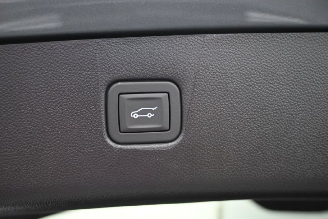 New 2026 Chevrolet Blazer LT w/ LPO, Black Sport Package FWD image 9