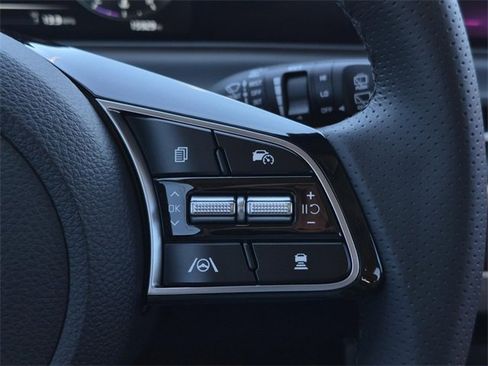 Used 2024 Kia Seltos SX w/ SX Sunroof Package image 29