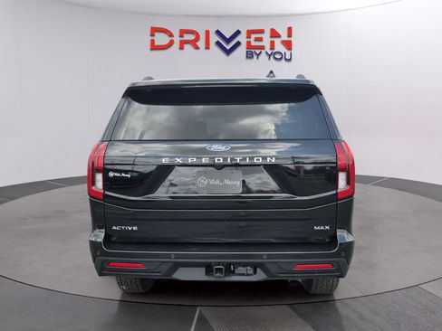 Used 2025 Ford Expedition Max Active AWD/4WD image 4