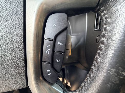 Used 2019 Chevrolet Express 3500 w/ Driver Convenience Package RWD image 9