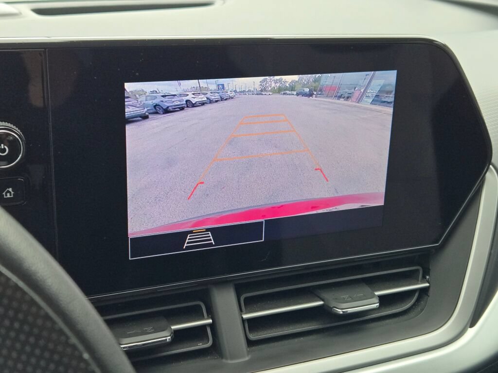 Used 2024 Chevrolet Trax LS w/ LS Convenience Package FWD image 30