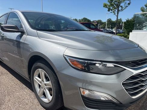 Used 2023 Chevrolet Malibu LS FWD image 2