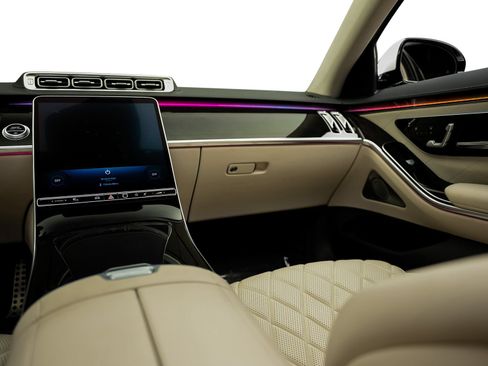 Used 2023 Mercedes-Benz S 580 4MATIC Sedan w/ AMG Line image 41