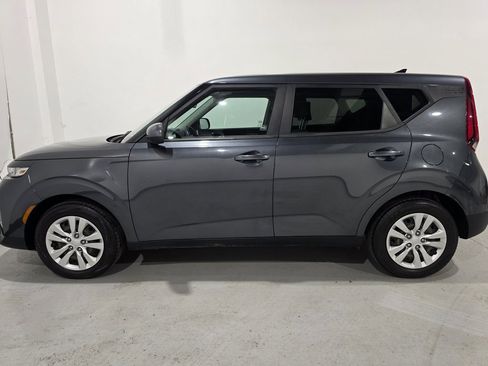 Used 2021 Kia Soul LX image 15