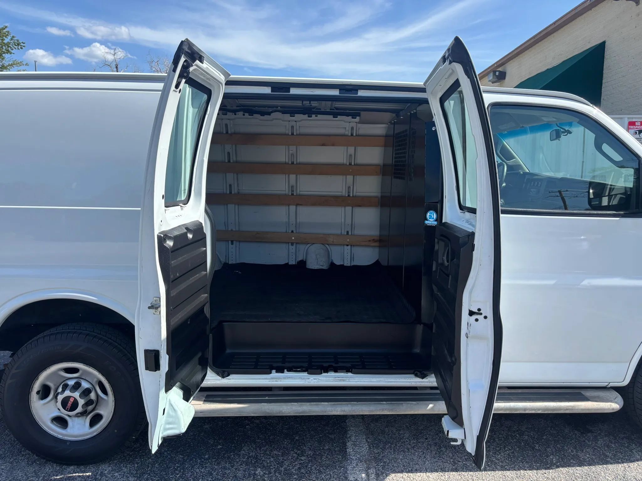 Used 2021 GMC Savana 2500 w/ Driver Convenience Package RWD image 13