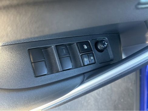 Used 2024 Toyota Corolla Cross SE image 39