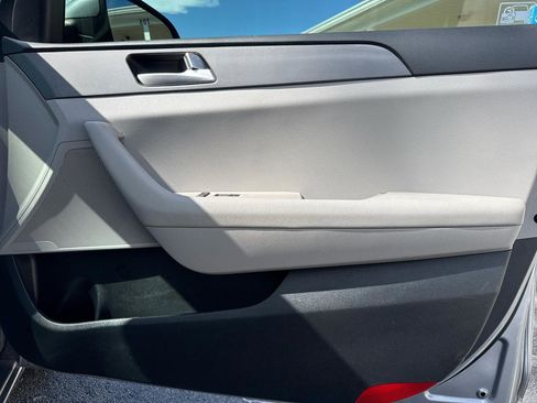 Used 2016 Hyundai Sonata SE FWD image 13