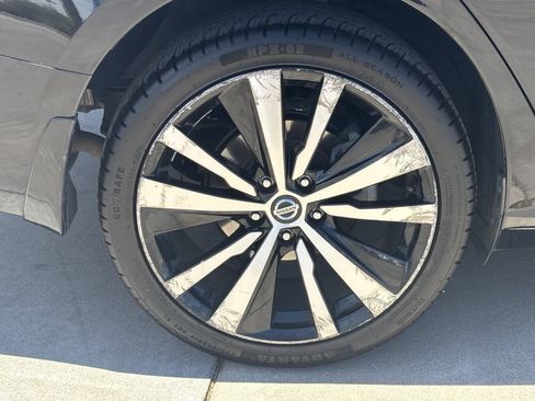 Used 2019 Nissan Altima 2.5 SR w/ SR Premium Package AWD/4WD image 7