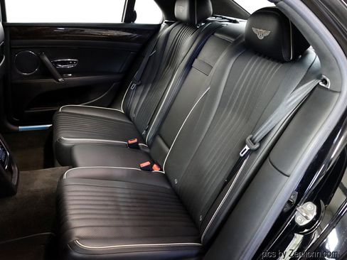 Used 2018 Bentley Flying Spur V8 image 15