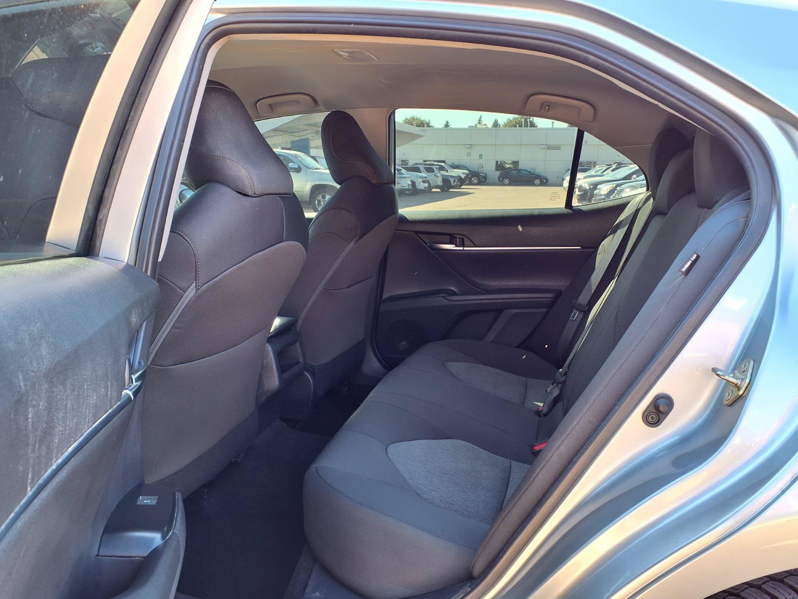 Used 2020 Toyota Camry LE FWD image 11