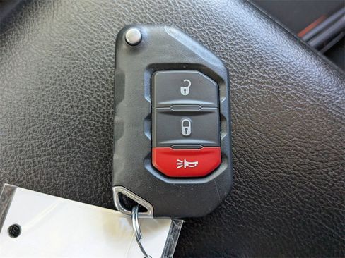 Used 2023 Jeep Wrangler Sport image 33