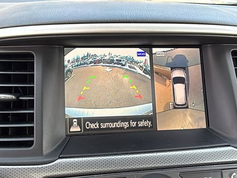 Used 2020 Nissan Pathfinder SL image 14