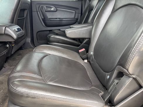 Used 2011 Chevrolet Traverse LT w/ Personal Connectivity Package AWD/4WD image 14