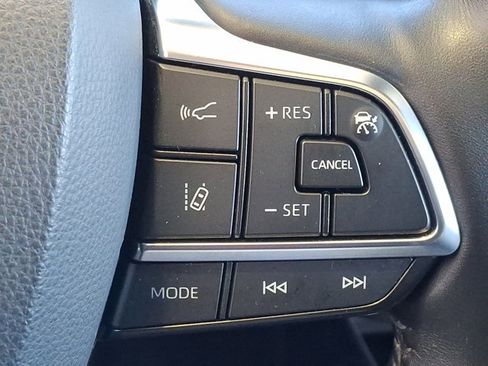 Used 2020 Toyota Highlander Limited image 25