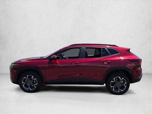 Used 2024 Chevrolet Trax LT w/ Driver Confidence Package FWD image 9