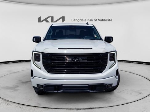 Used 2022 GMC Sierra 1500 Elevation w/ Elevation Premium Package AWD/4WD image 9