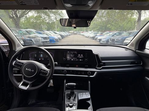 Used 2025 Kia Sportage LX FWD image 31