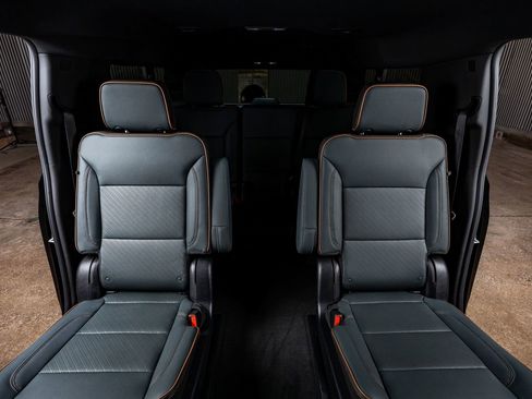 Used 2025 GMC Yukon XL AT4 w/ Premium Trailering Package AWD/4WD image 34