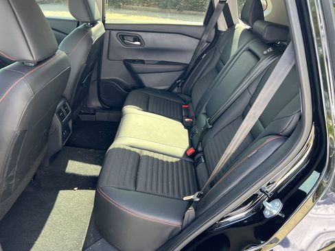 Certified 2026 Nissan Rogue SV AWD/4WD image 11