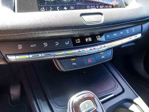 Used 2023 Cadillac XT4 Premium Luxury AWD/4WD image 21