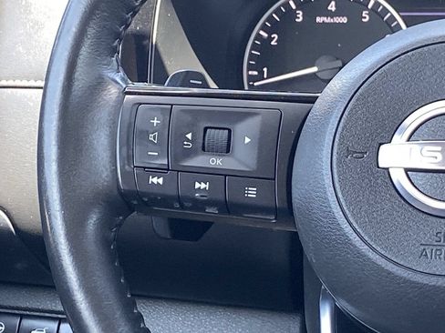 Certified 2024 Nissan Pathfinder SL FWD image 25