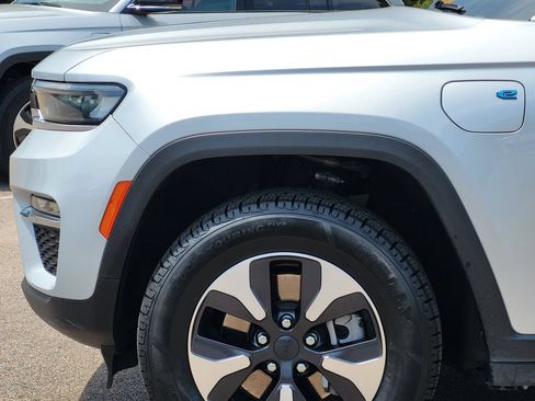 Used 2024 Jeep Grand Cherokee Limited 4xe AWD/4WD image 10