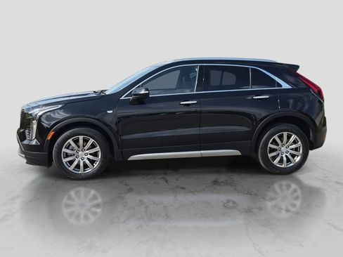 Used 2022 Cadillac XT4 Premium Luxury w/ Enhanced Visibility Package FWD image 5