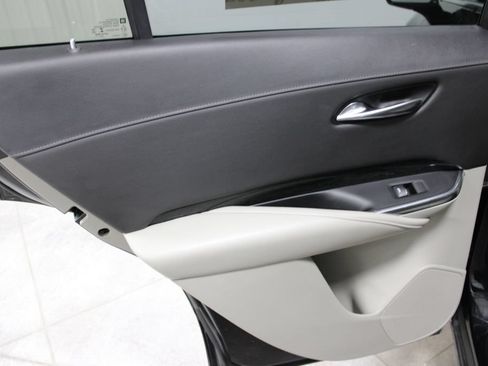 Used 2020 Cadillac XT4 Premium Luxury FWD image 18