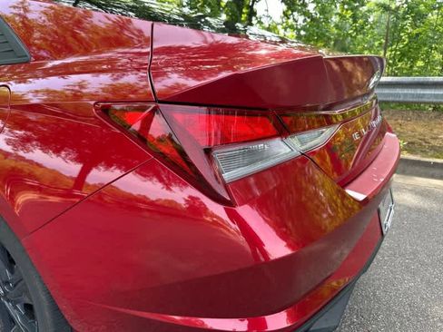 Used 2022 Hyundai Elantra SEL w/ Convenience Package FWD image 26