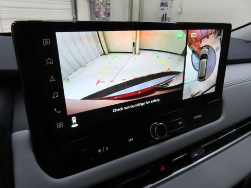 New 2025 Mitsubishi Outlander SE image 17