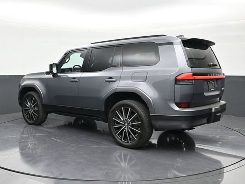 Used 2024 Lexus GX 550 w/ Cold Area Package image 3