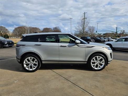 Used 2020 Land Rover Range Rover Evoque SE image 9