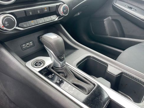 Used 2023 Nissan Sentra SV FWD image 17
