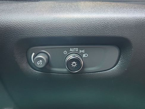 Used 2023 Chevrolet Traverse Premier w/ Redline Edition image 24