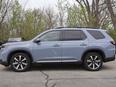 New 2025 Honda Pilot Touring image 8