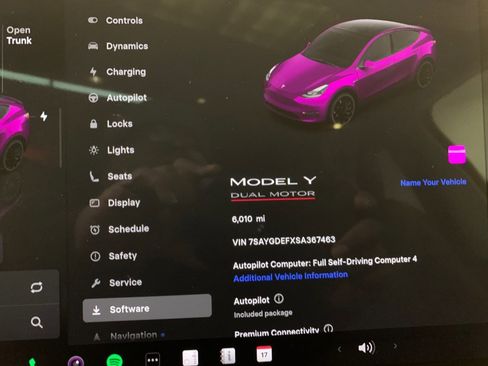 Used 2025 Tesla Model Y Performance image 32