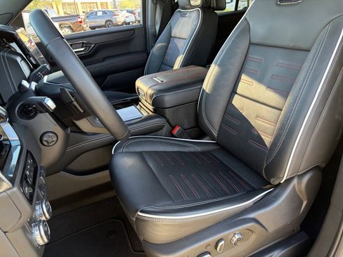 Certified 2025 GMC Yukon AT4 Ultimate AWD/4WD image 21