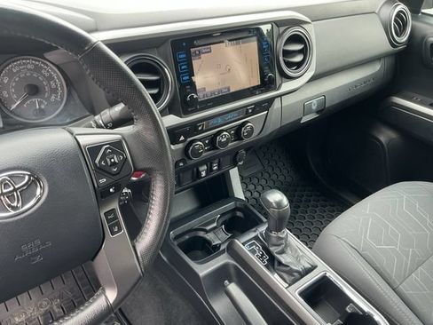 Used 2019 Toyota Tacoma TRD Off-Road AWD/4WD image 25