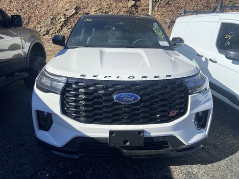 Used 2025 Ford Explorer ST w/ Sun And Sound Package image 7