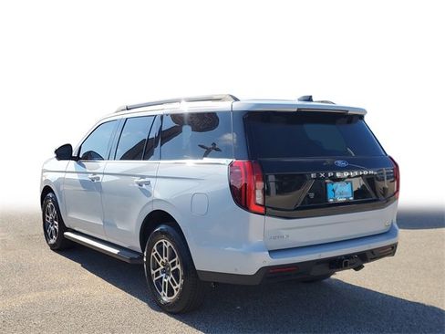 New 2025 Ford Expedition Active image 3