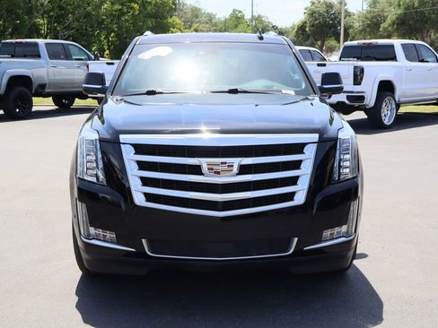 Used 2020 Cadillac Escalade Premium Luxury RWD image 4