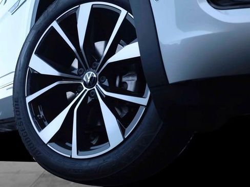 New 2026 Volkswagen Atlas SEL Premium R-Line image 3